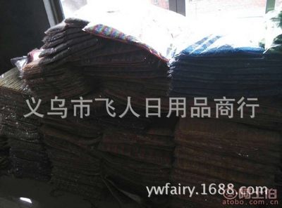 花仙女浙江地墊地毯門(mén)墊批發(fā)與金華植絨地墊印花地墊廠家直銷——義烏市飛人日用品商行產(chǎn)品介紹